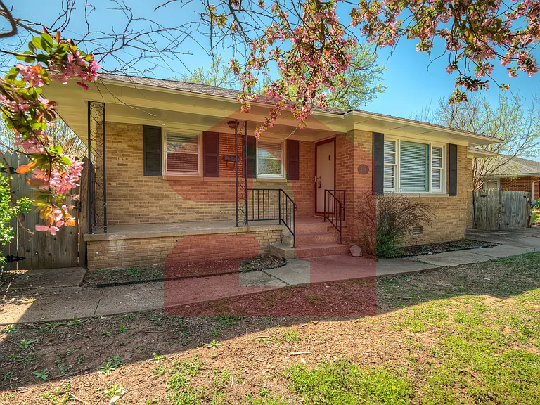 2104 Churchill Way — Photo 3
