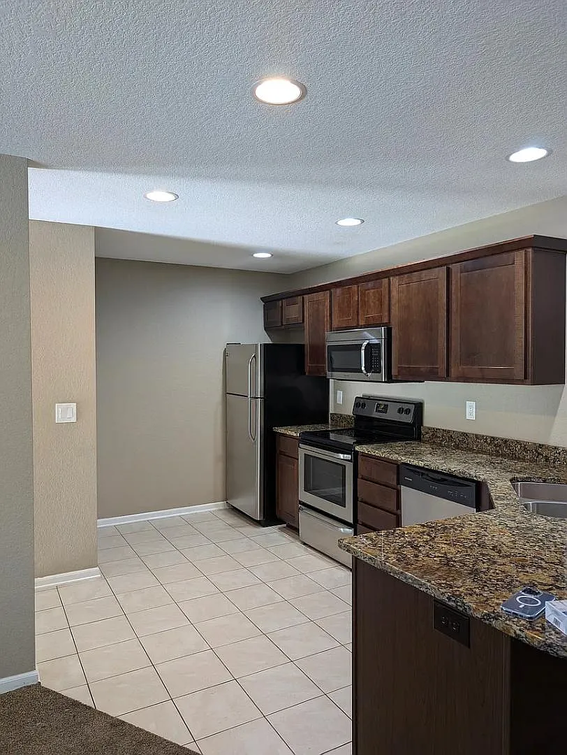 3711 Marigold Dr — Photo 2