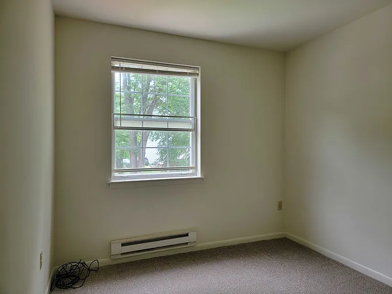1008 Williamsburg Rd — Photo 16