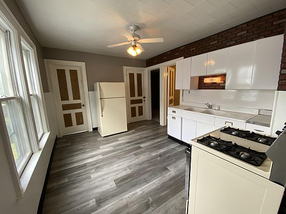 2nd image of 1830 Seneca St #2