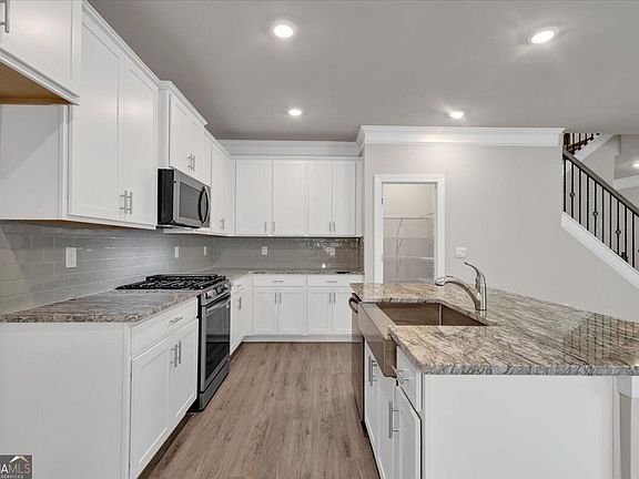 3rd image of 5391 Tuscany Dr #90
