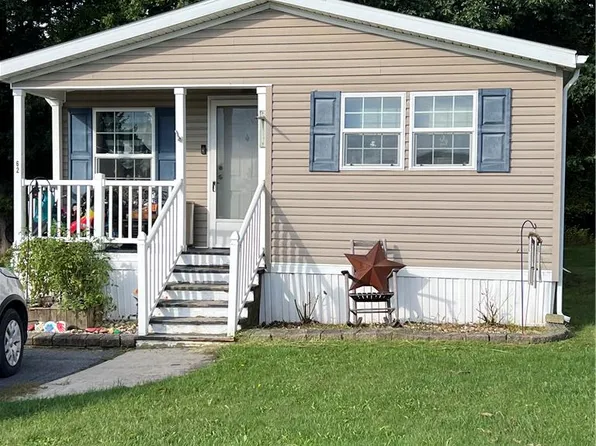 62 W Zimmer Dr, Walnutport, PA 18088
