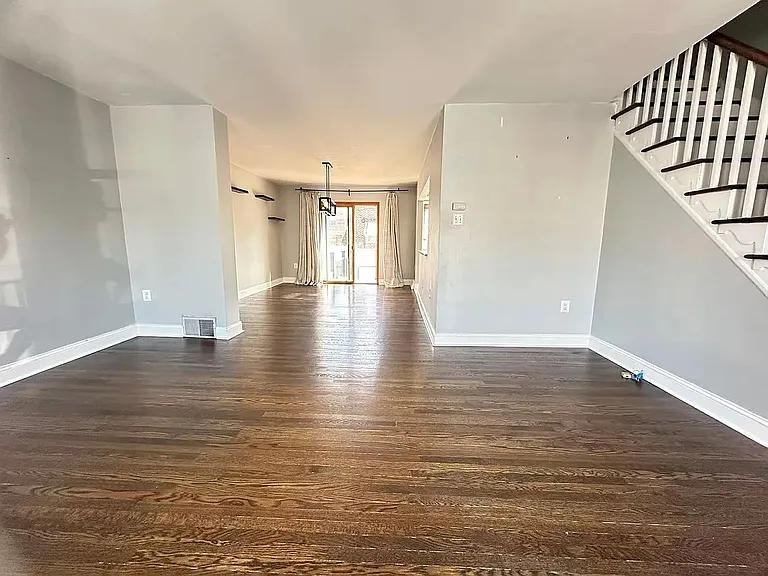 2821 S Darien St — Photo 3