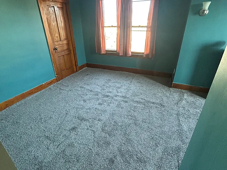 302 1/2 S 9th St #2 — Photo 8