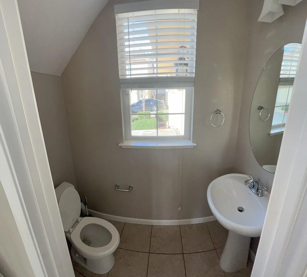 1080 Gridley Dr — Photo 3