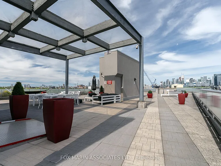 1005 King St W #207 — Photo 26