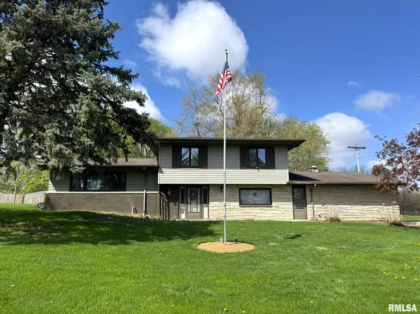538 N Center St, Oneida, IL 61467