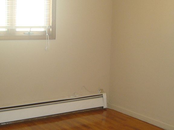 5th image of 190 Ardmore Ave #2