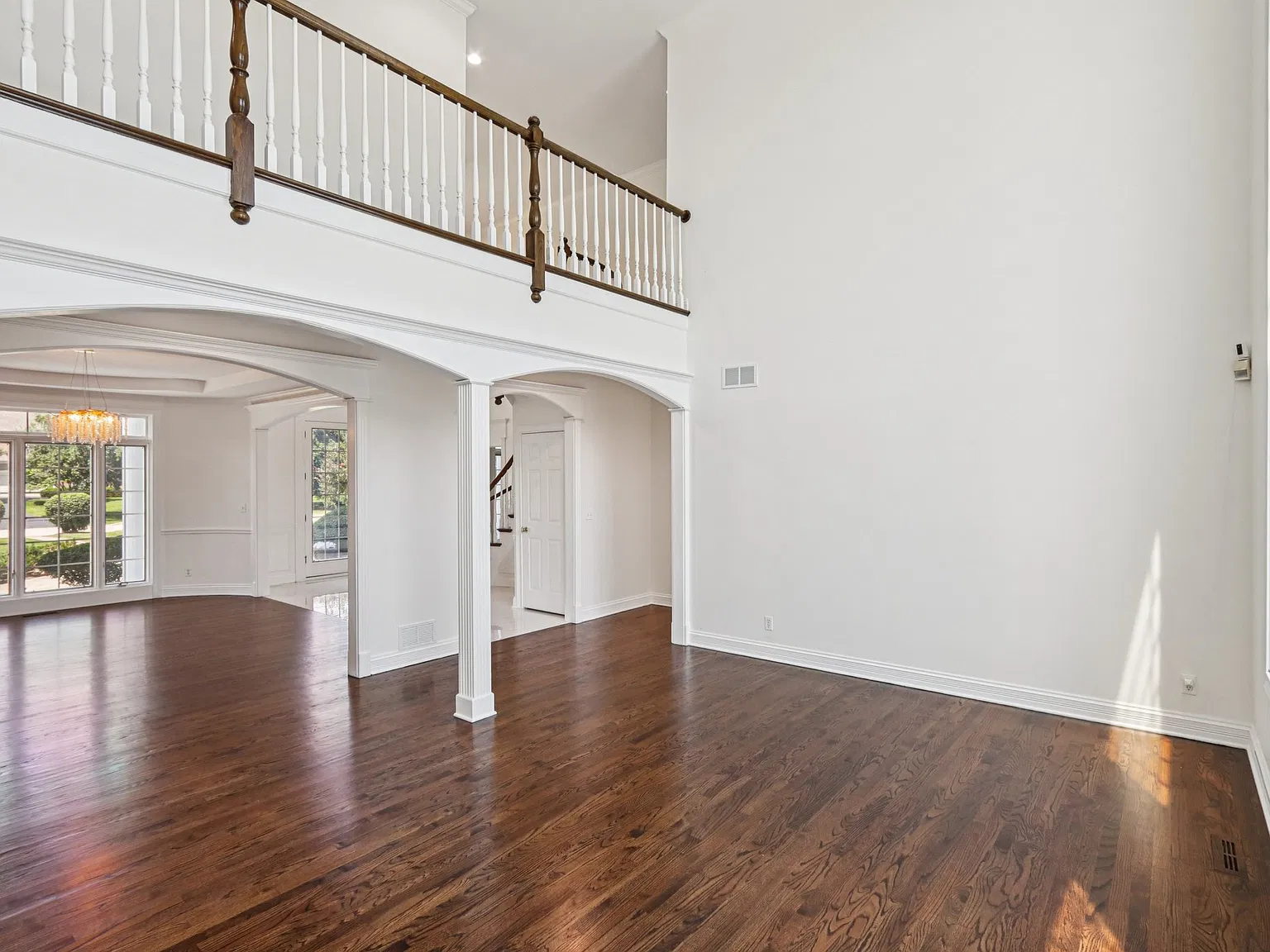 7 bed, 4774 sqft, $6,990 — Photo 4