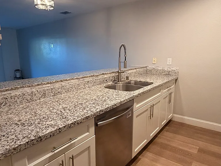 Peppermill Cir — Photo 21