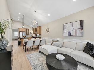8133 S Saginaw Ave, Chicago, IL 60617