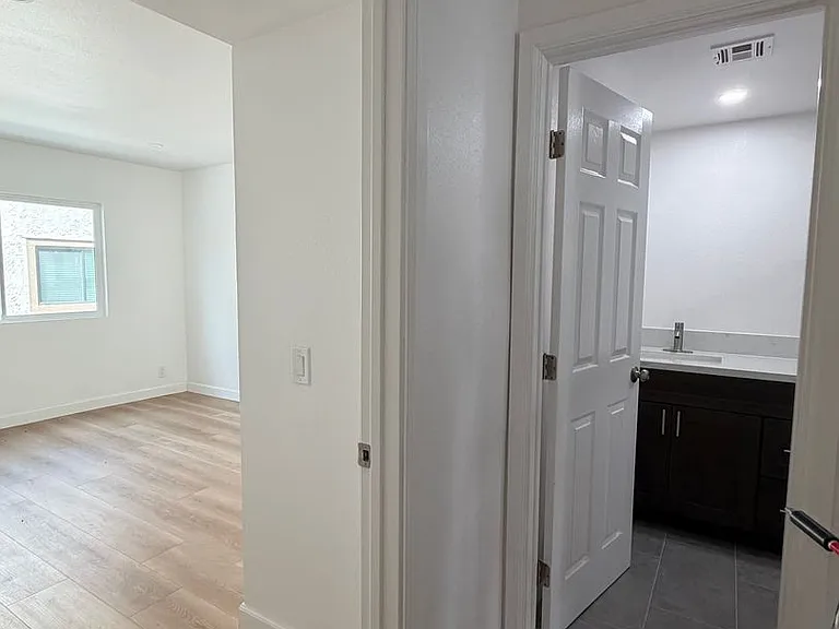 1088 San Gabriel Blvd — Photo 10
