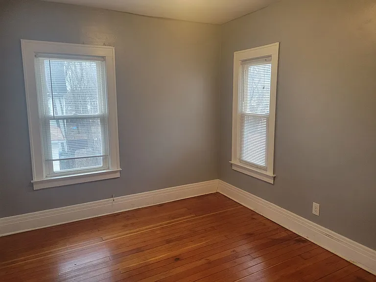 126 Flanders St — Photo 6