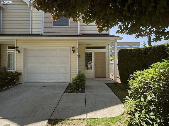 2nd image of 2301 NE 139th Cir