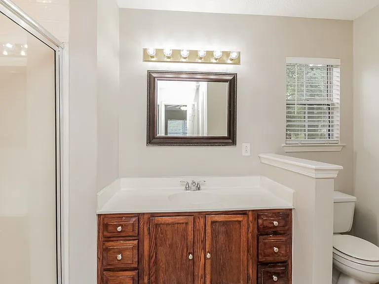 8433 Woodford Bridge Dr — Photo 13