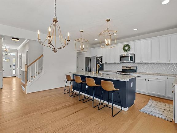 5th image of 111 Brookside Ln