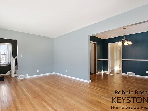 5th image of 2454 Mildred Ave SE