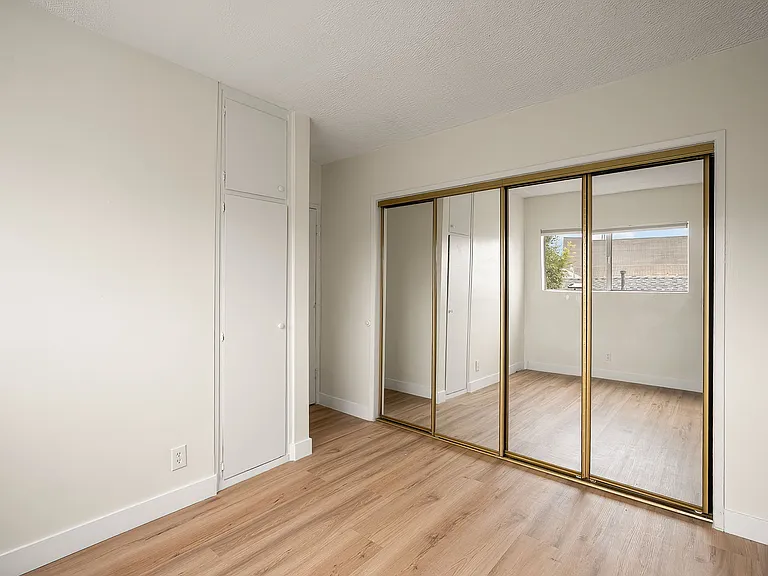 1315 Ocean Park Blvd #2 — Photo 13