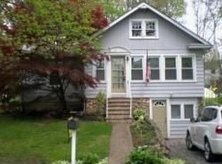 39 Longwood Lake Rd, Oak Ridge, NJ 07438