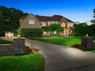 30 Beech Crest Rd, East Greenwich, RI 02818