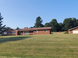 427 J E Gentry Rd, Crumpler, NC 28617