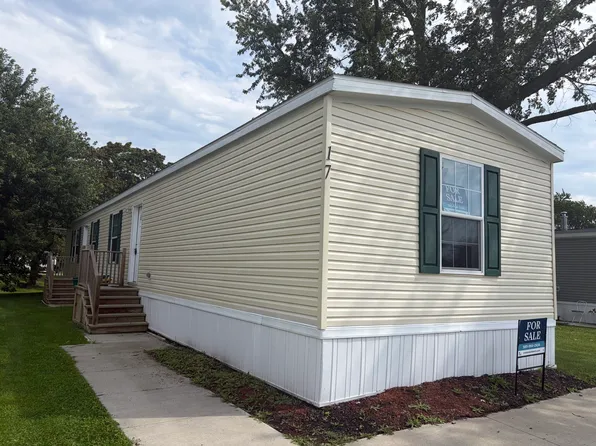 17 Oak Dr #Oa17, Hamlin, NY 14464