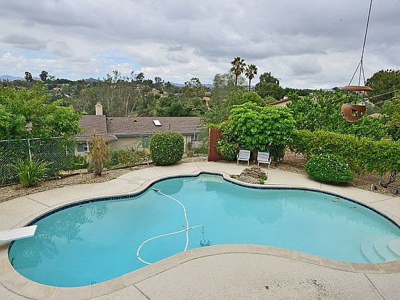 4th image of 1990 Sorrentino Dr