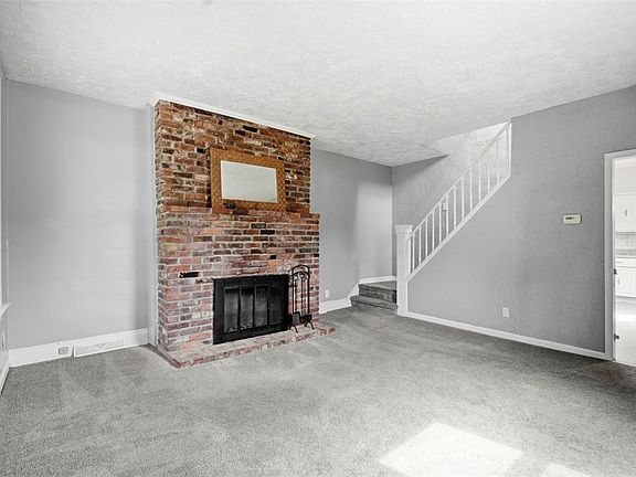 4th image of 636 1/2 5th Ave