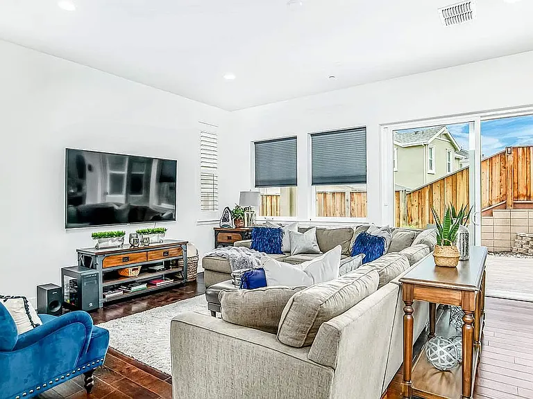 4022 Chalk Hill Way — Photo 4
