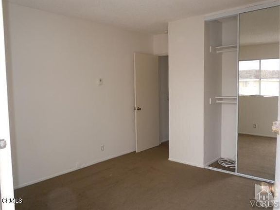4th image of 288 E Surfside Dr