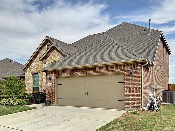 3rd image of 11104 Silver Horn Dr