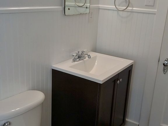 Lower unit bath