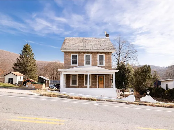 115 Mauch Chunk St, Lehighton, PA 18235