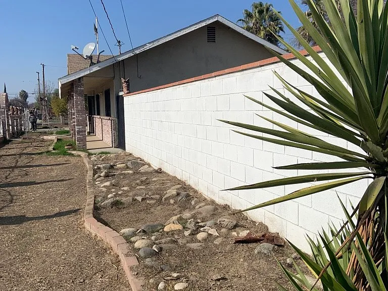 922 E Elm Ave — Photo 4