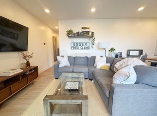 277 Border St #402, Boston, MA 02128