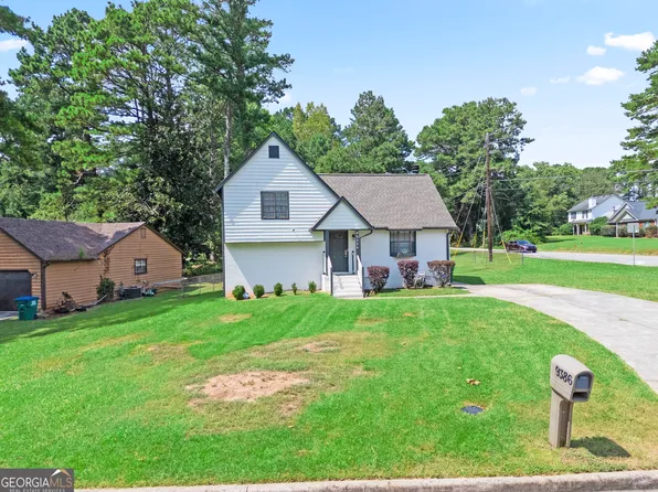 9386 Wood Knoll Ln, Jonesboro, GA 30238