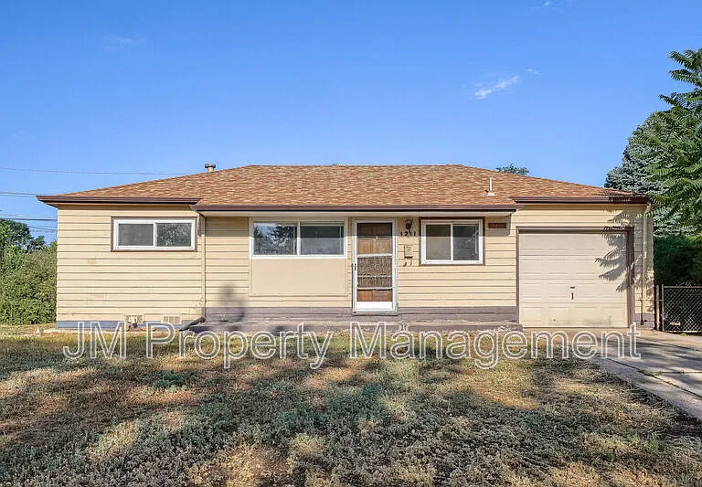 1211 S Shoshone St — Photo 2