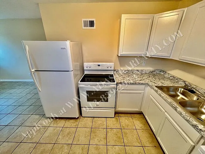6003 E 151st Ter #A — Photo 8