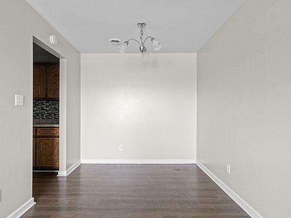 5th image of 3855 Northeast Dr #A