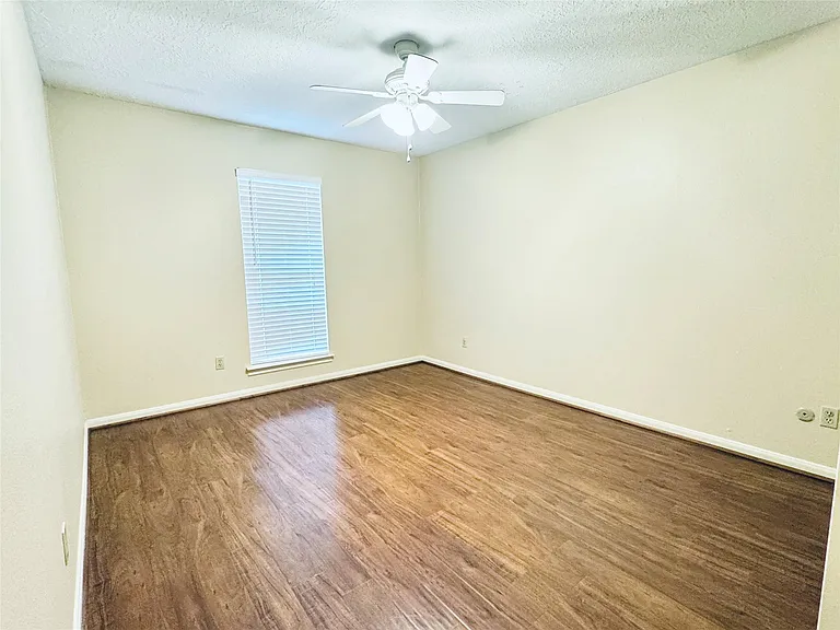 13935 Saint Marys Ln — Photo 17
