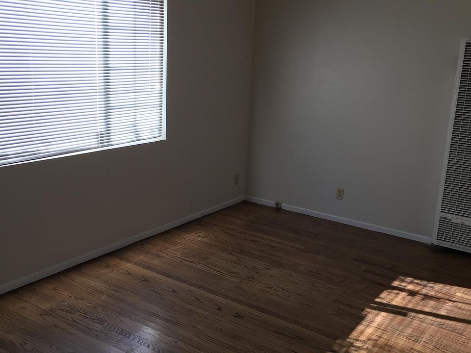 2nd image of 1015 Adams St