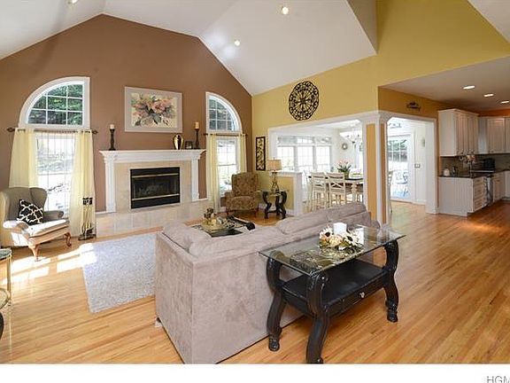 5th image of 950 Shepherd Ct