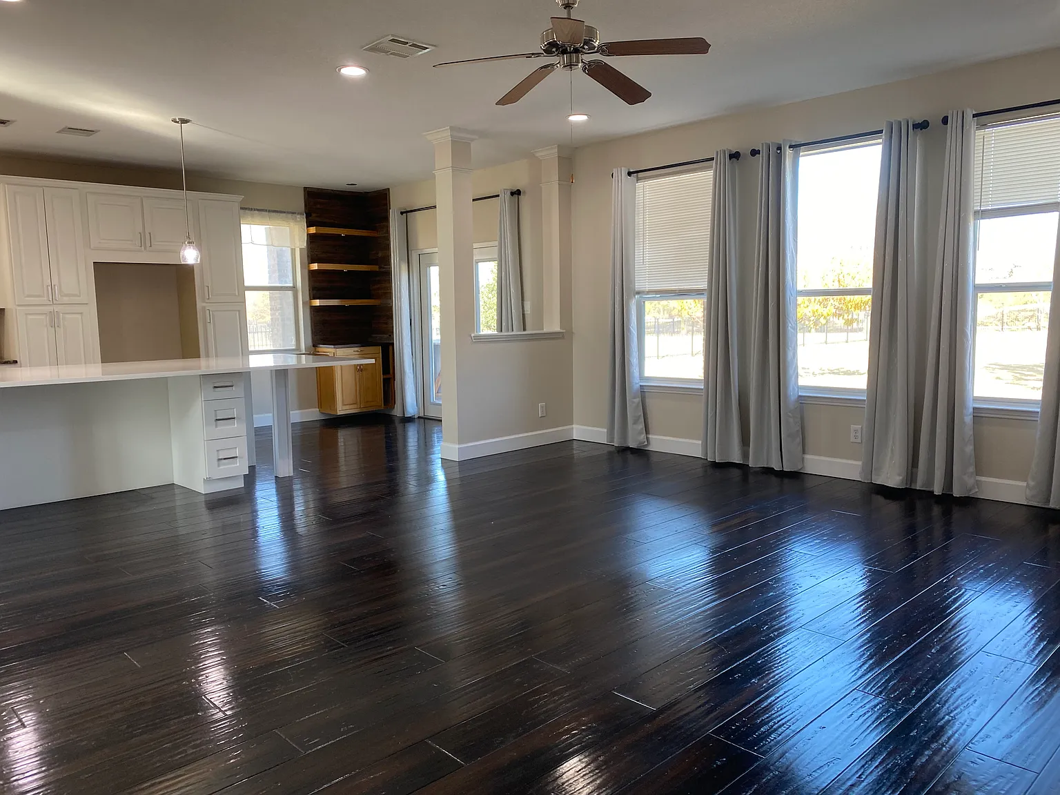 4 bed, 3269 sqft, $3,000 — Photo 3