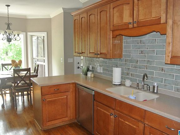 3rd image of 150 Crestview Cir