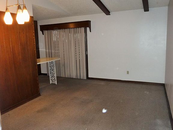 3rd image of 1101 S Howard Ave