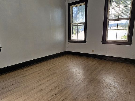 Living Room facing street