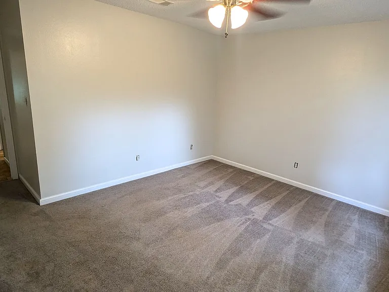 7935 Dartmoor Dr — Photo 11