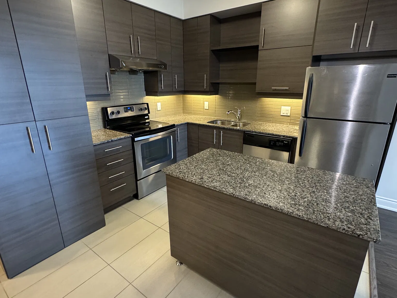 Eden Park Towers — Photo 4