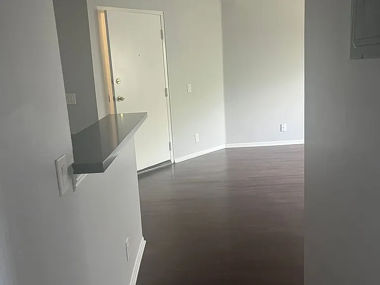7320 Hazeltine Avenue (5295) — Photo 19