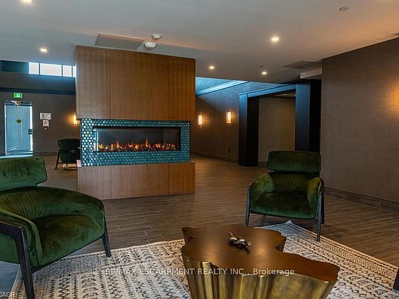 5th image of 450 Dundas St E #409